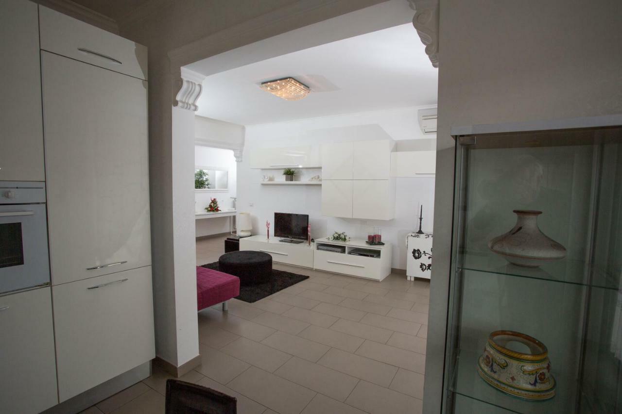 רומא Appia Tourist Apartment מראה חיצוני תמונה